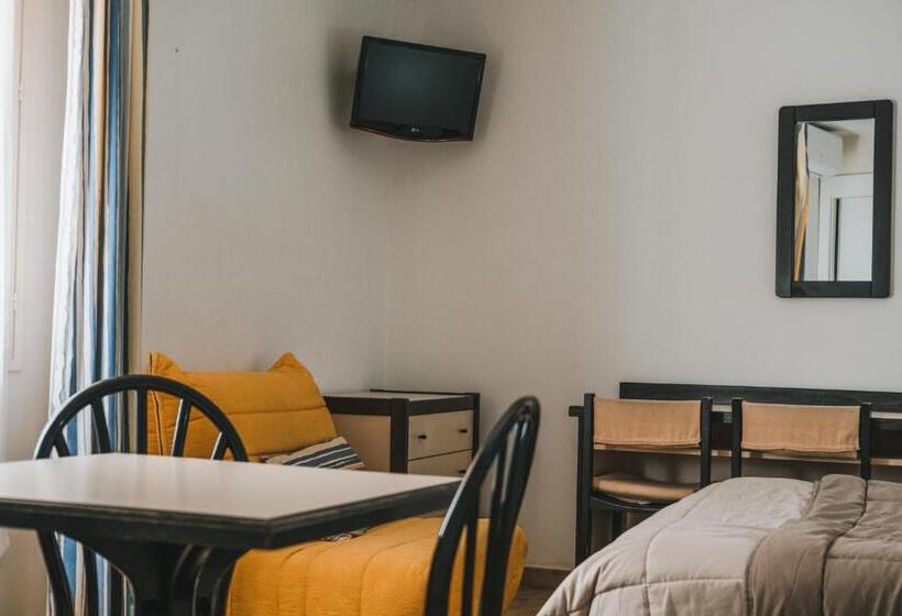 Номер Economy, & Residence Le Subrini