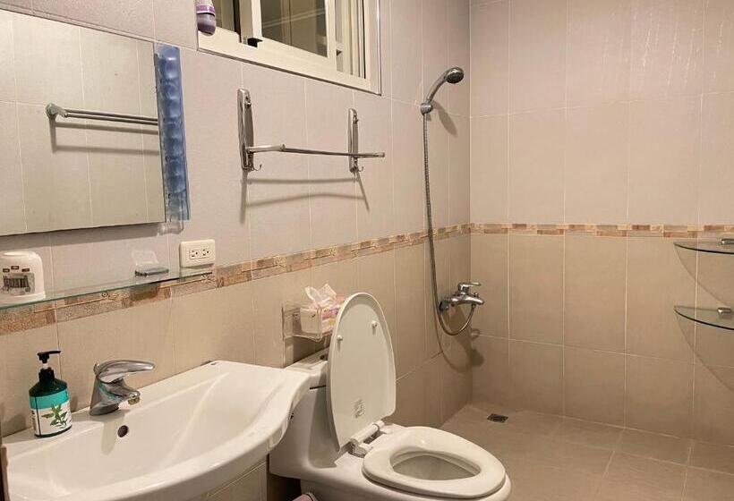 اتاق لوکس, Mandy's House B&b