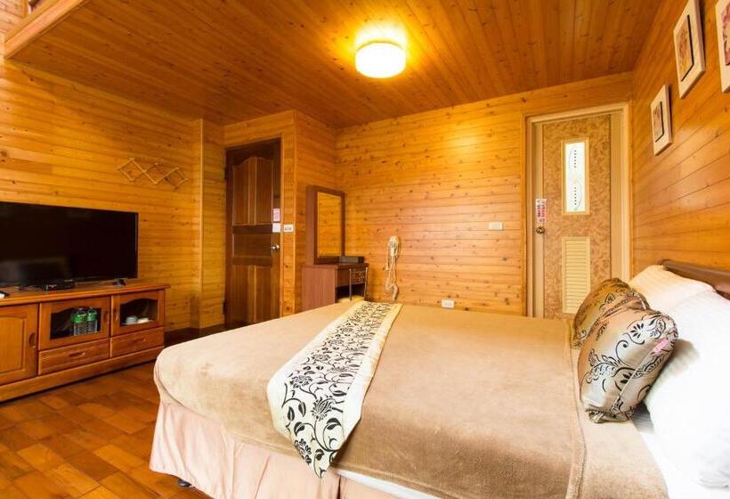 اتاق استاندارد چهارنفره با چشم‌انداز باغ, Mandy's House B&b