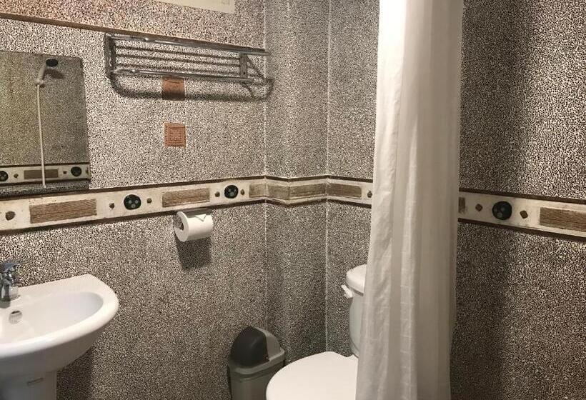 اتاق استاندارد, A Home