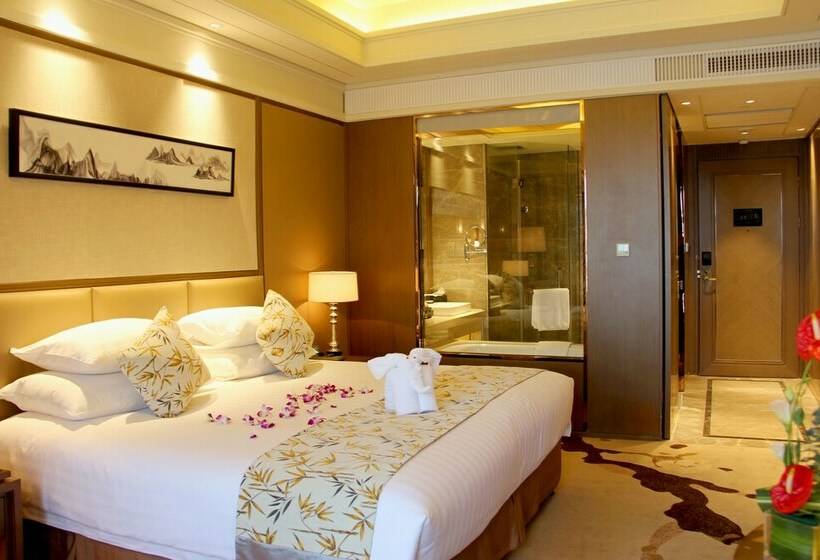 Номер Executive, New Century Grand Hotel Hangzhou Zheshang