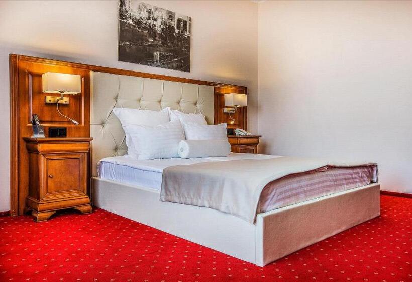 Quarto Estandar, Athos R.m.t
