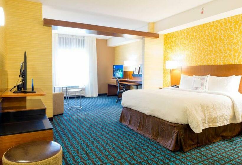 带大床的套房, Fairfield Inn & Suites By Marriott Dickson