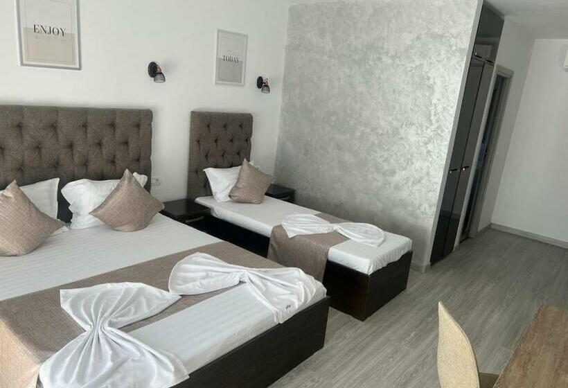 اتاق استاندارد سه نفره, Partizan Resort