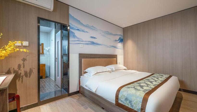 سوییت سوپریور, East Sacred Hotel ᴸᴱo   Foreign Accept   Two Minutes Walk To Subway 丨tourism Service English Speakin