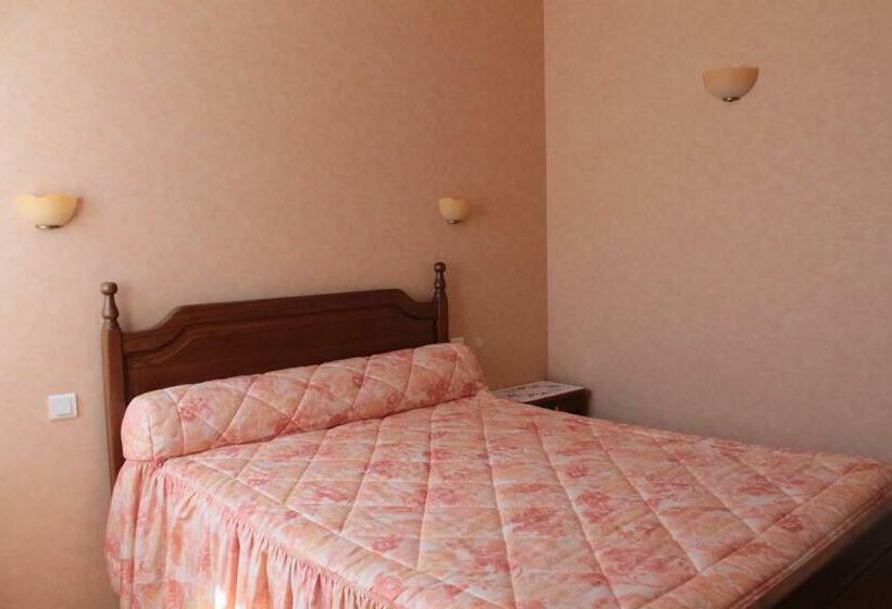 Номер Стандарт, Hôtel Ladagnous