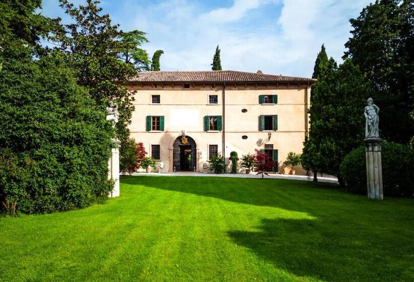 Номер Стандарт Вид на Сад, Villa Carrara Salvadori