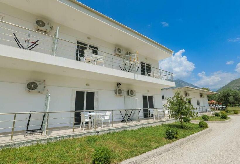 Студио Стандарт с Балконом, Villa Noel Borsh