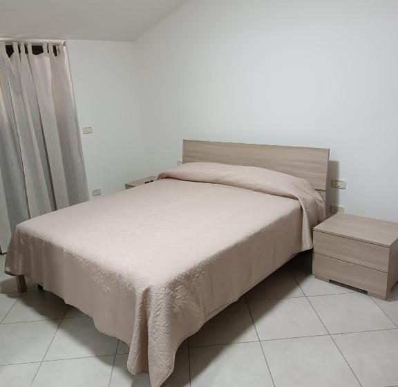 اتاق استاندارد, B&b Le Luci Super Camera In Attico Interno 3 Rose Rosse