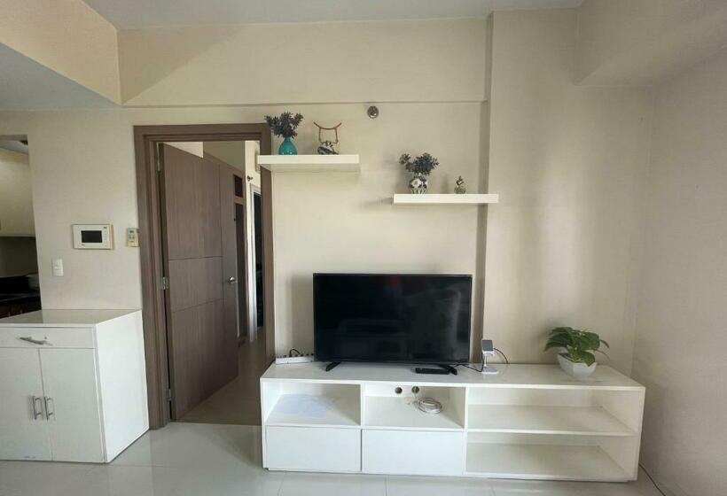 Apartamento 1 Dormitório, 4j 150 Newport   Terminal3 Airport