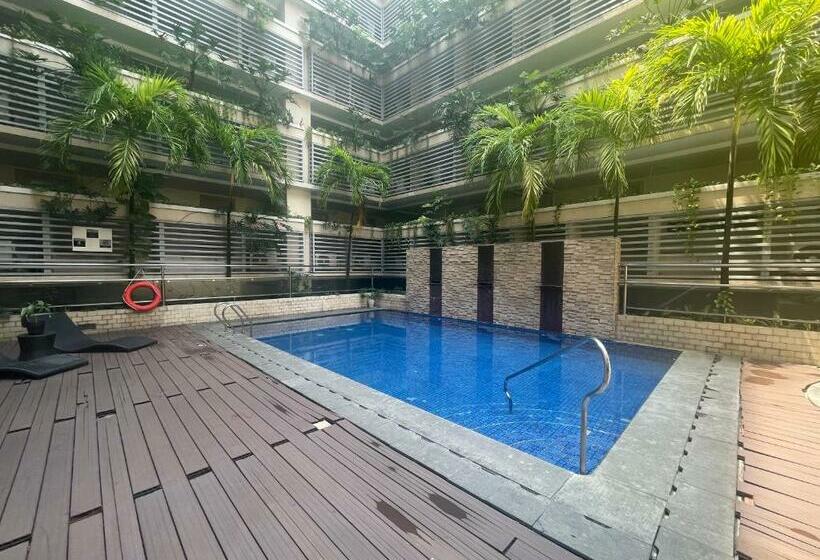Apartamento 1 Dormitório, 4j 150 Newport   Terminal3 Airport