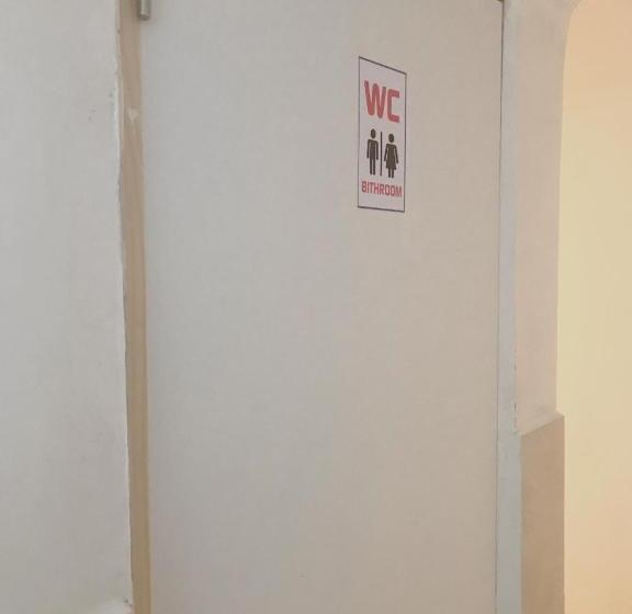 اتاق استاندارد یک نفره, Alfama Guest House