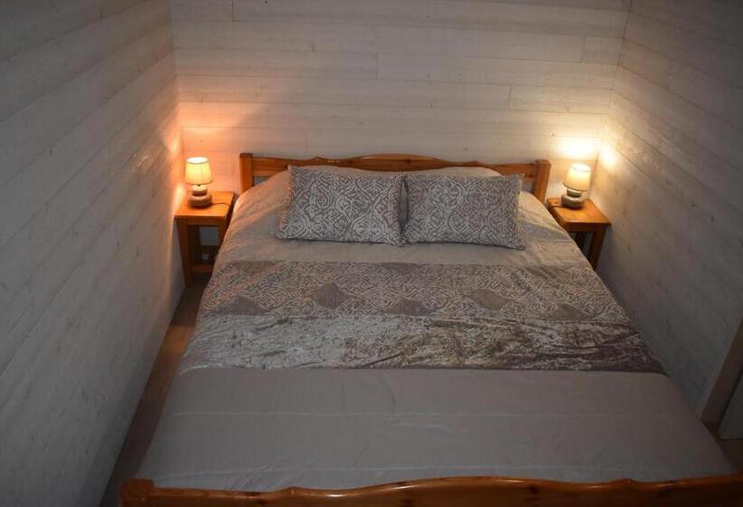 Номер Стандарт, Chez Augustin
