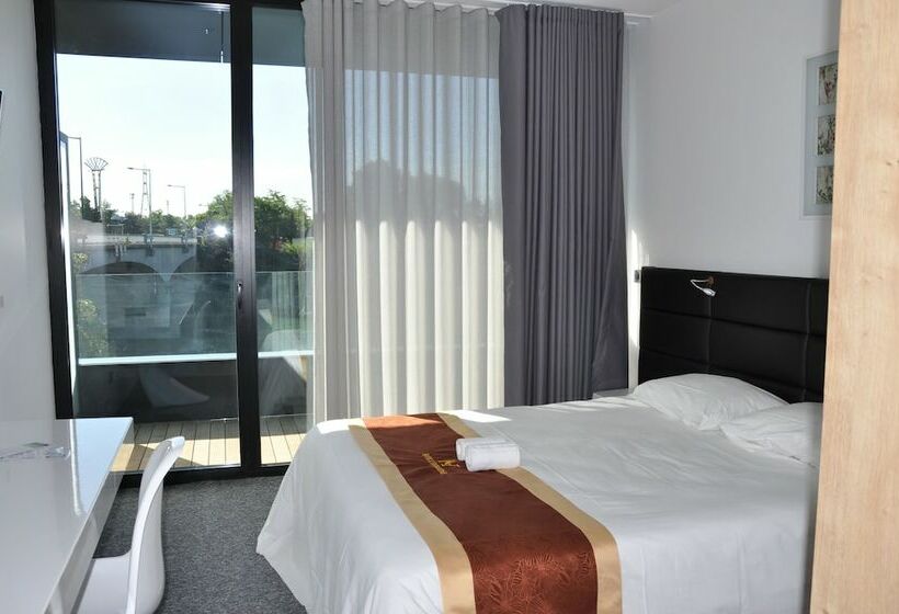 Номер Стандарт с Балконом, Hôtel De La Seine