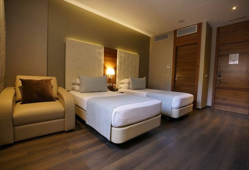 Chambre Deluxe Vue Ville, Az Hôtels Kouba