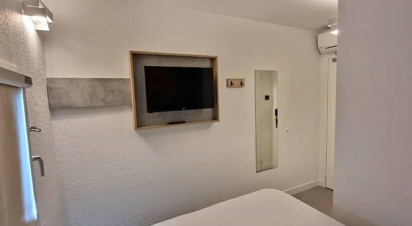Номер Стандарт Трехместный, Kyriad Direct Nevers Nord  Varennes Vauzelles