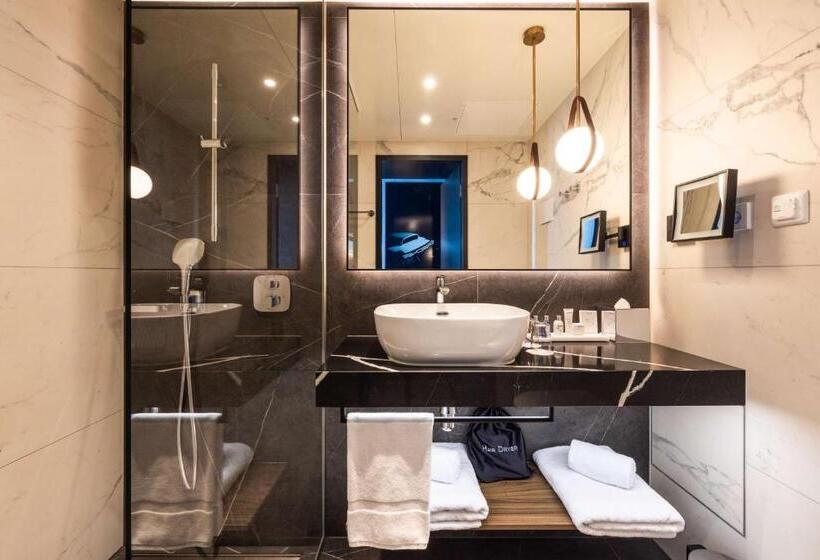 Quarto Superior, Radisson Blu Hotel At Porsche Design Tower Stuttgart