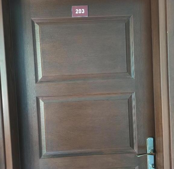 家庭间, Yeşi̇lalan Otel