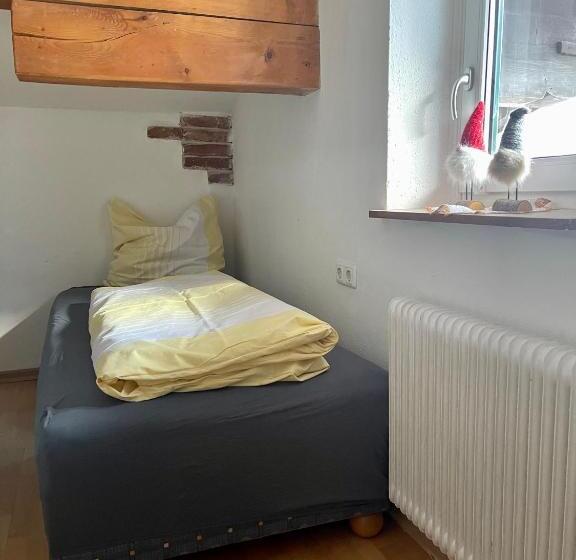 اتاق خانوادگی, Gästezimmer Lercher