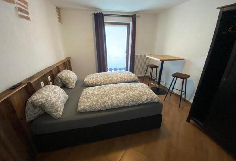اتاق اکونومی, Gästezimmer Lercher