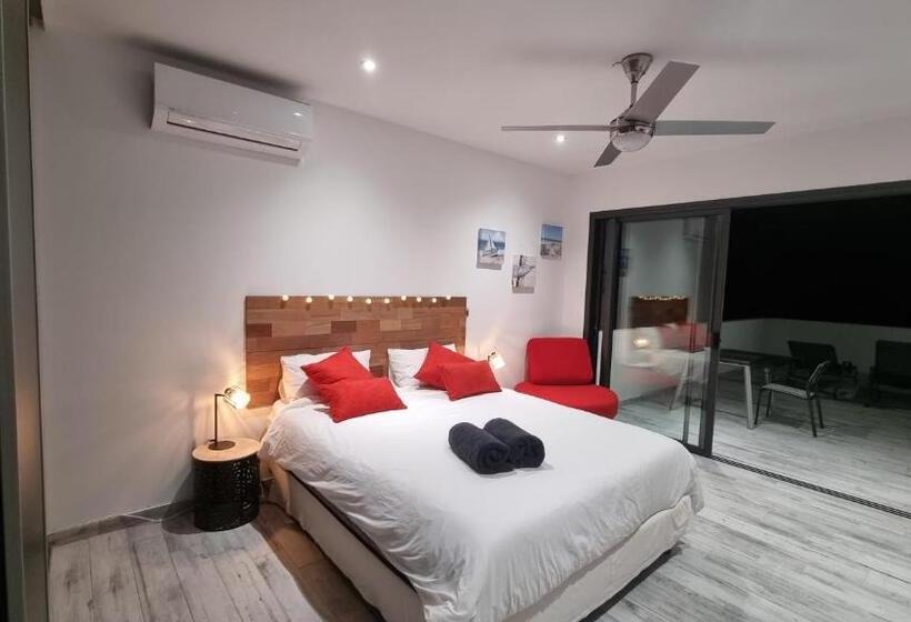 اتاق لوکس با بالکن و چشم‌انداز دریا, Vue Sur Mer
