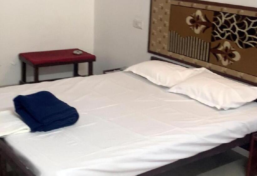 标准间, Amma Inn Highway