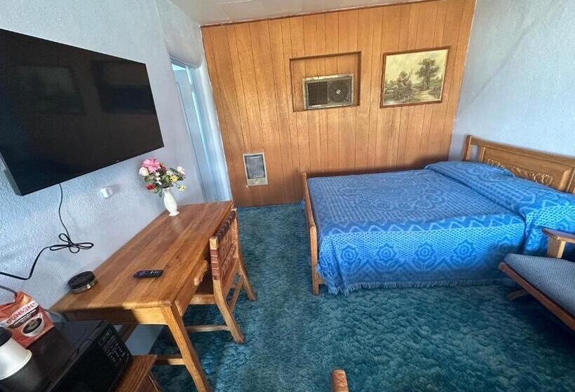 Номер Стандарт, Maverick Motel