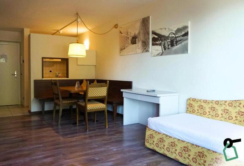 Апартаменты 1 Спальня с Балконом, Hotiday Apartment Collection   Campiglio Grostè