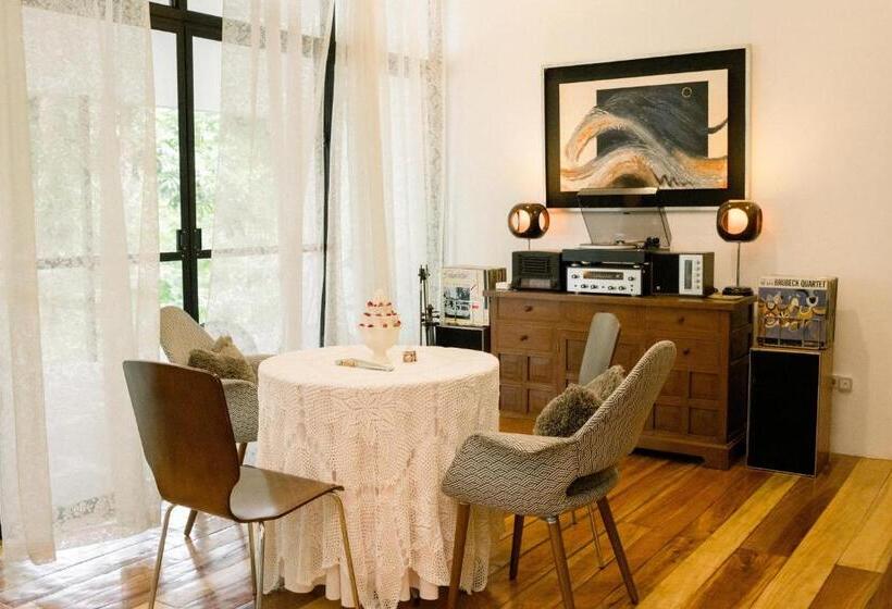 اتاق لوکس, Balai Benedicere Bed & Breakfast