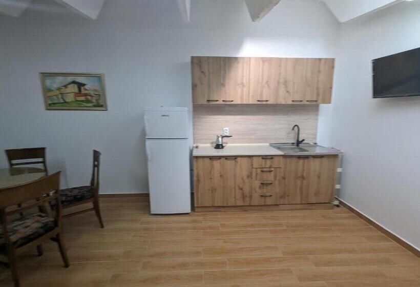 اتاق استاندارد, Apartments Victory