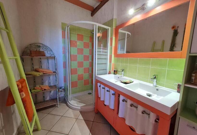Семейный Номер, Chambre Lumineuse Avec Terrasse Privative, Au Coeur De La Région Des Châteaux Et De La Forêt D Orléa