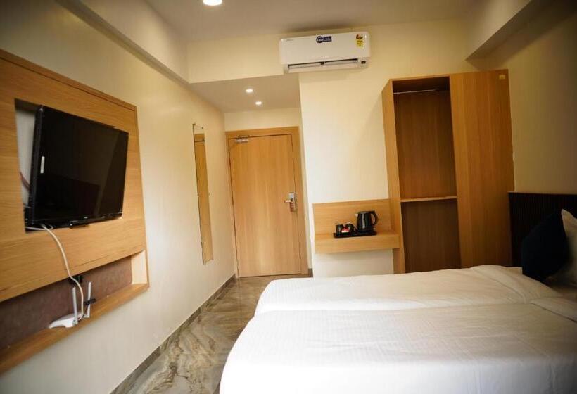 Номер Deluxe, Signum Cityscapes Landmark, Dahej