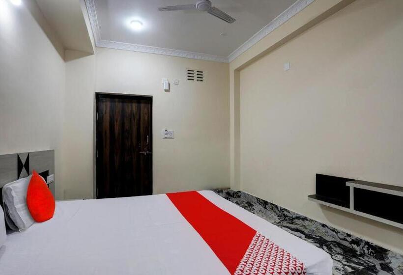 Трехместный Номер Классика, Oyo Flagship Hotel Divine Inn