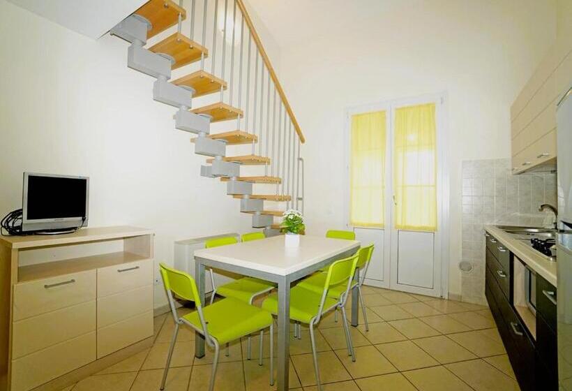 复式房间, Residence With Swimming Pool In Mazzanta Just 600 Meters From The Beach