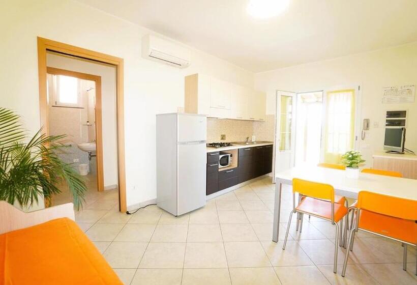 带1个卧室的公寓, Residence With Swimming Pool In Mazzanta Just 600 Meters From The Beach