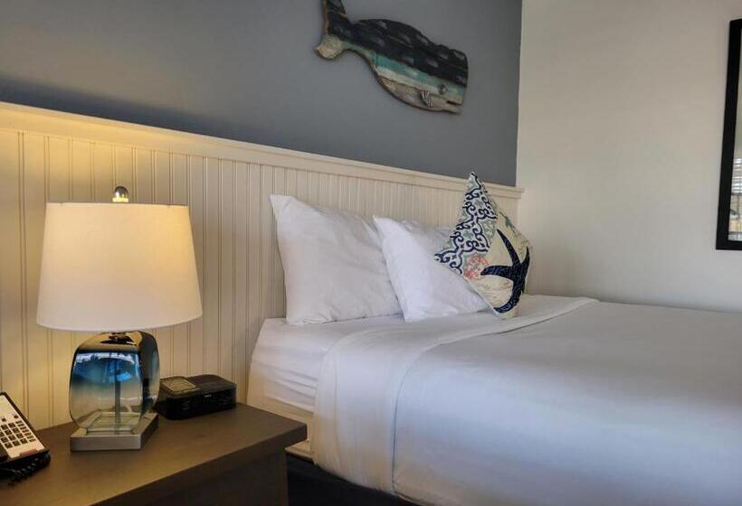 Номер Стандарт Вид на Бассейн, Circle Hotel Fairfield
