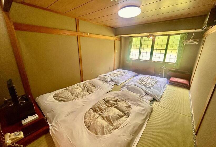 اتاق استاندارد با سرویس بهداشتی مشترک, Hakuba Park