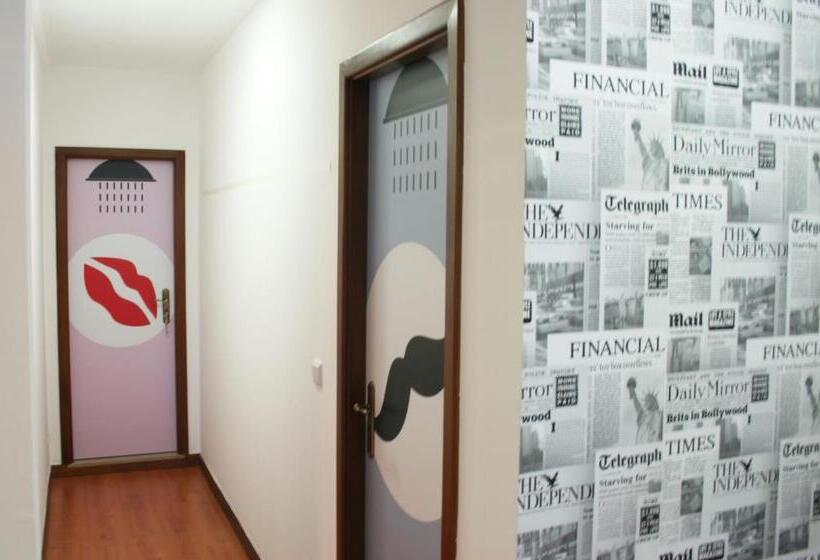 Четырехместный Номер Стандарт с Балконом, Hostel 2300 Thomar