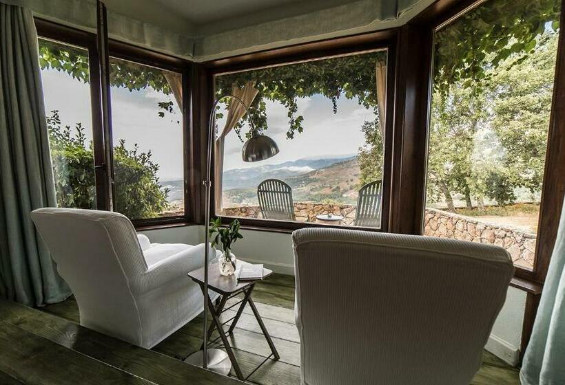 Habitación Superior con Terraza, Nabia