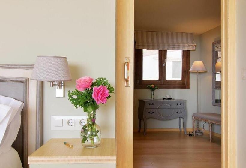 Suite, Nabia