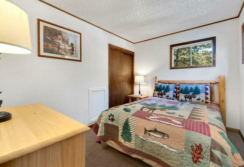 Дом 2 Спальни, Nicky's Resort