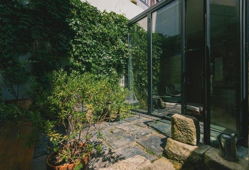اتاق لوکس با چشم‌انداز باغ, Rosa Et Al Townhouse