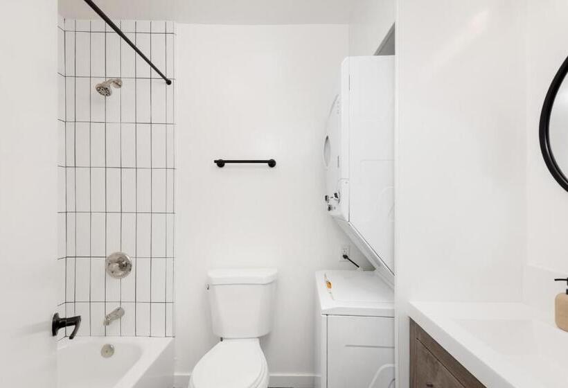 Студия Стандарт, Fenix Hotel Hollywood