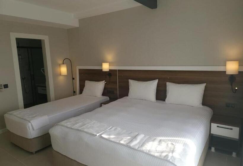 Семейный Номер Вид на Море, Lulubay Rooms & Suites