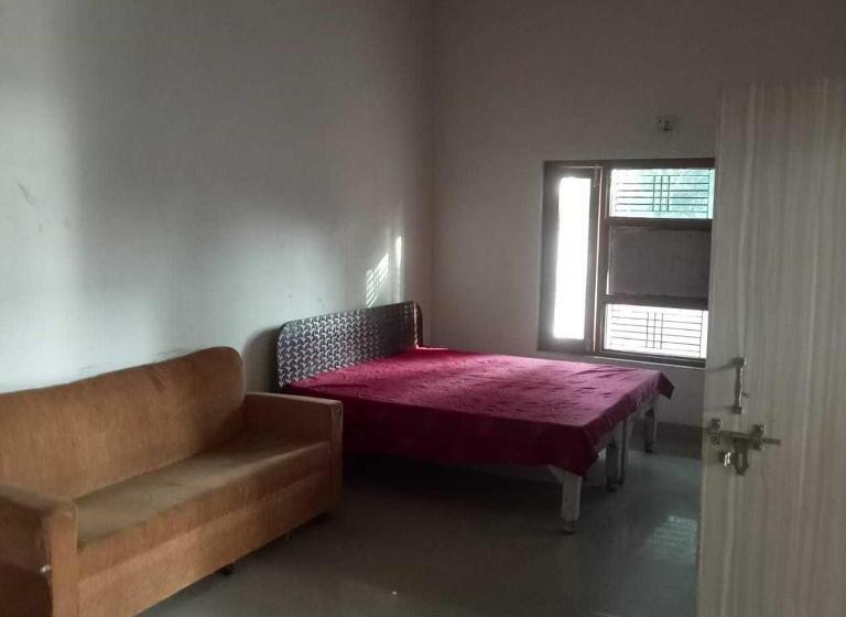 三人经典房间, Oyo V S Guest House