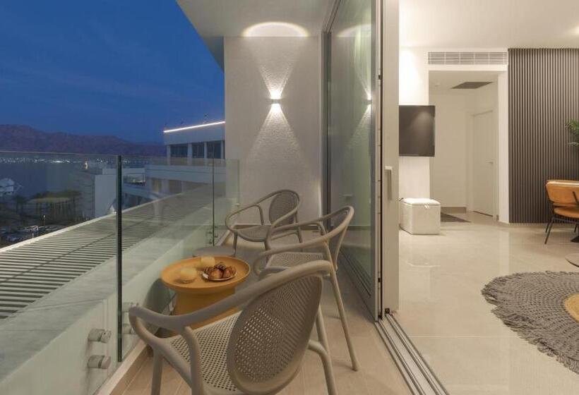 سوئیت با تخت بزرگ, Nathan S Suites On The Beach