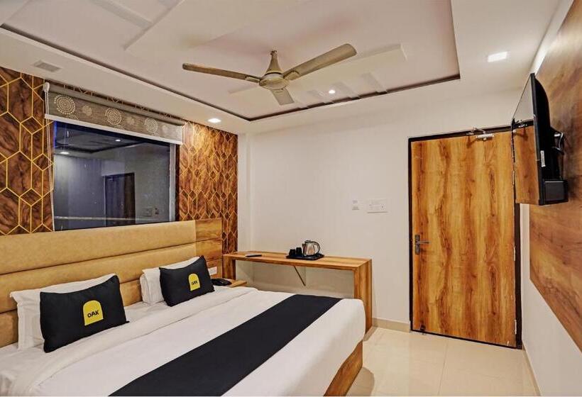 Трехместный Номер Классика, Fabhotel Relax Inn I