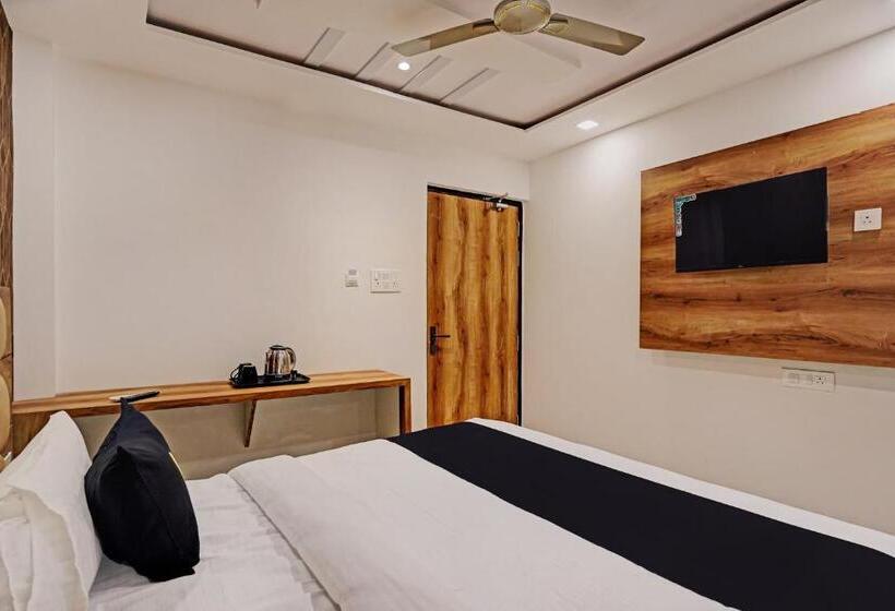 Трехместный Номер Классика, Fabhotel Relax Inn I