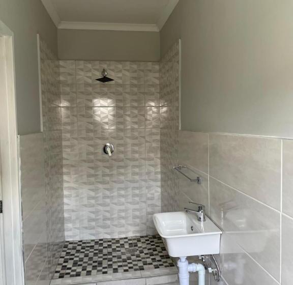 Quarto Estandar, 473 On Cliff