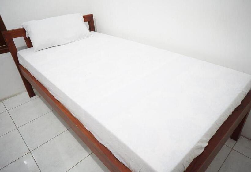 豪华房间, Oyo Life 93038 Kost Putra Malilah